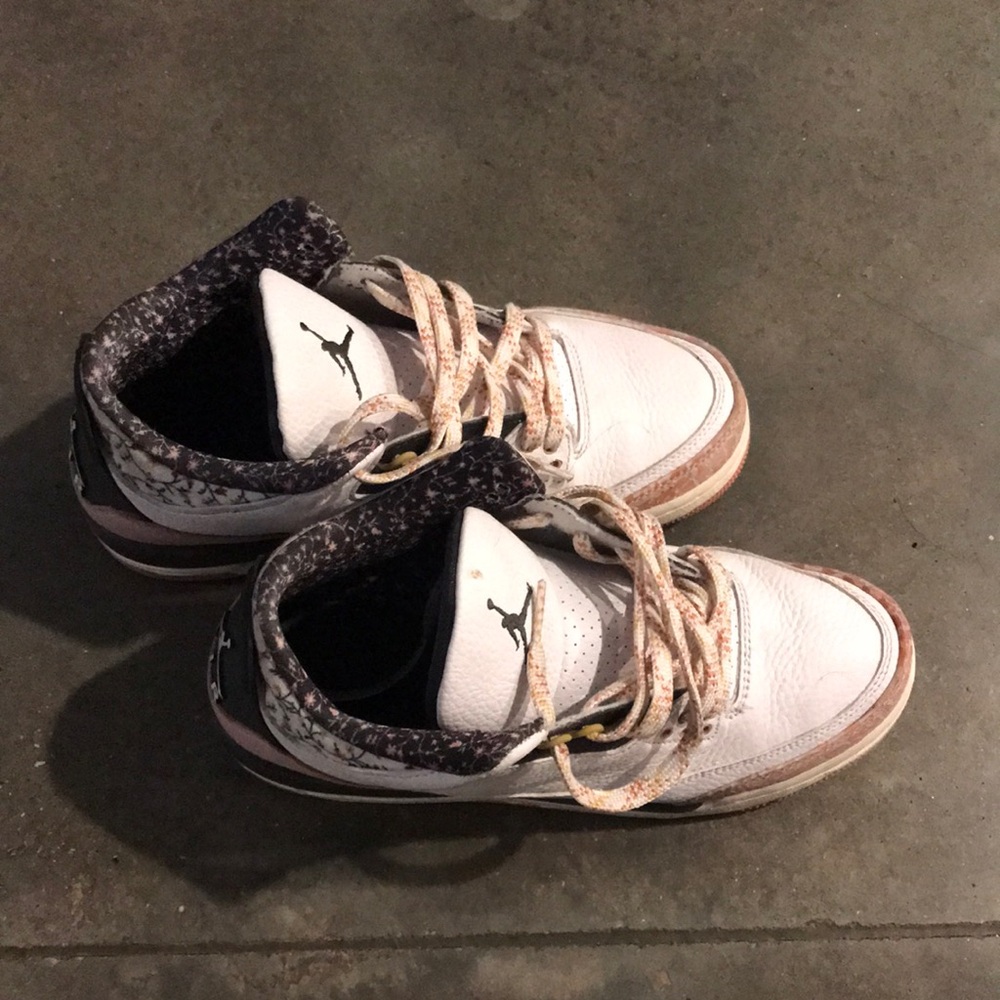 Jordan 3s Pink Floral 2023